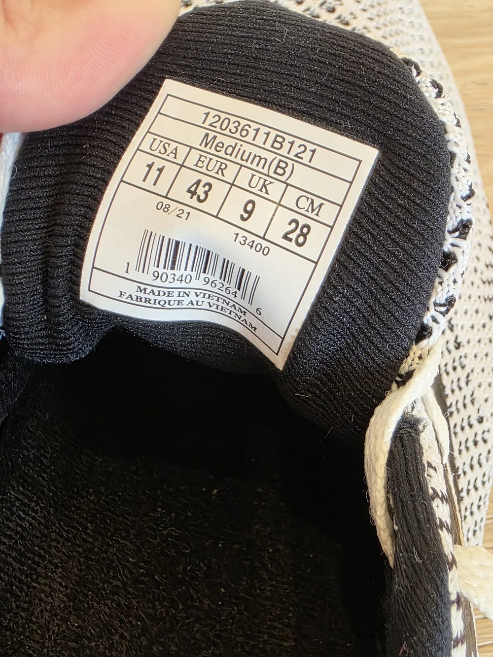 Brooks Womens White and Black Knit Running Shoes